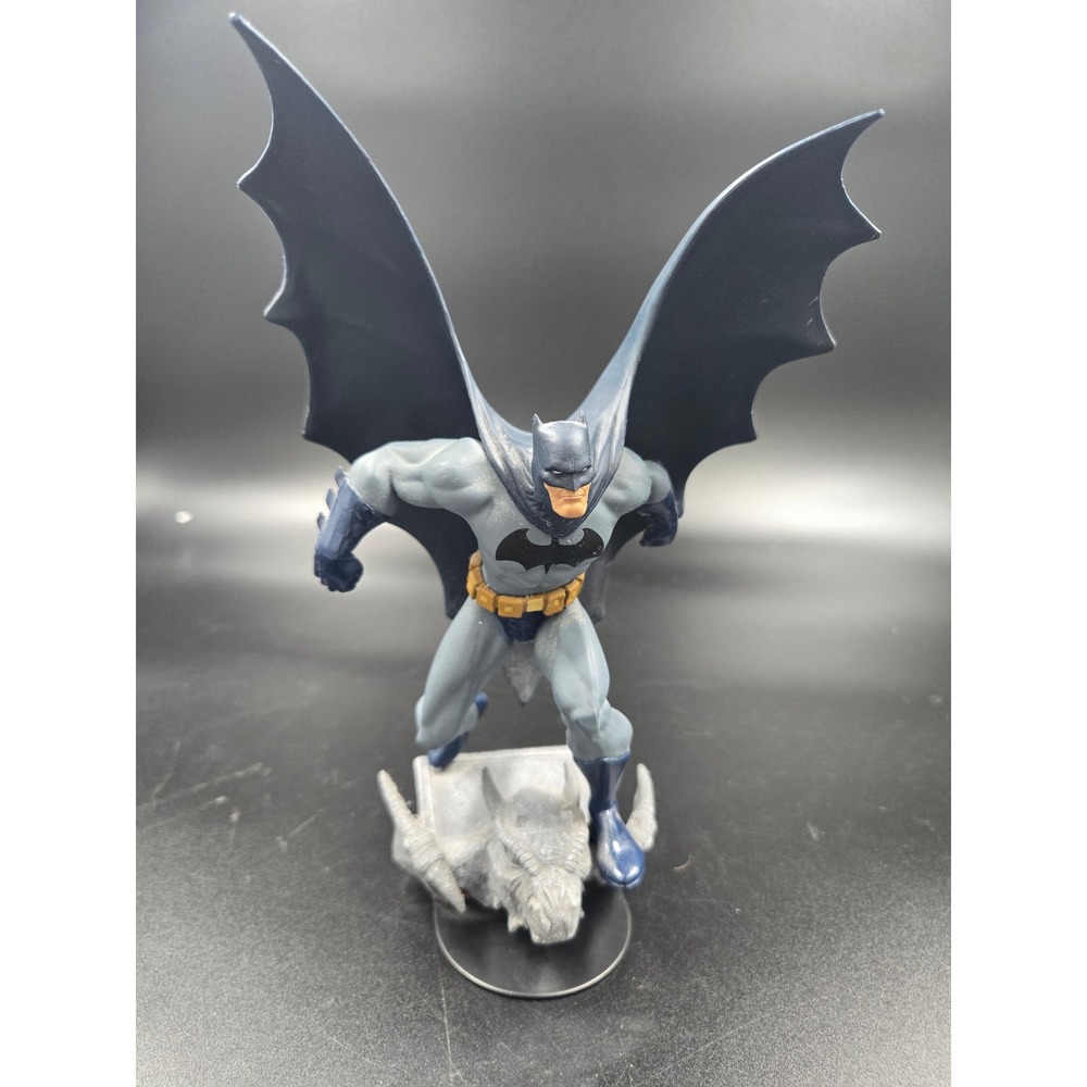 DC Comics BATMAN Standing On Gargoyle 8.5" Statue Wings Spread Open D20010